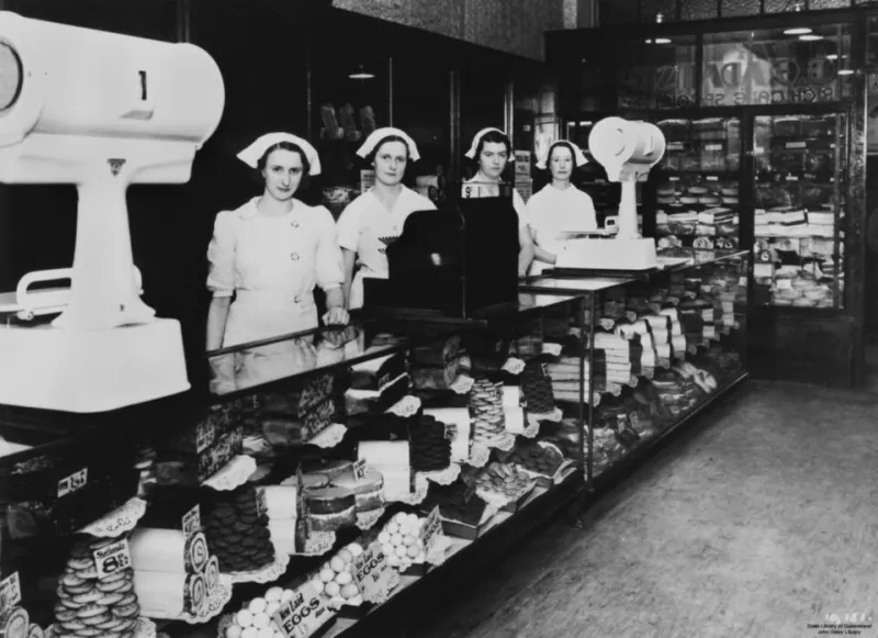 The North Wall Secret: How Pre-War Kitchens Stayed Cold Without a Single Watt
