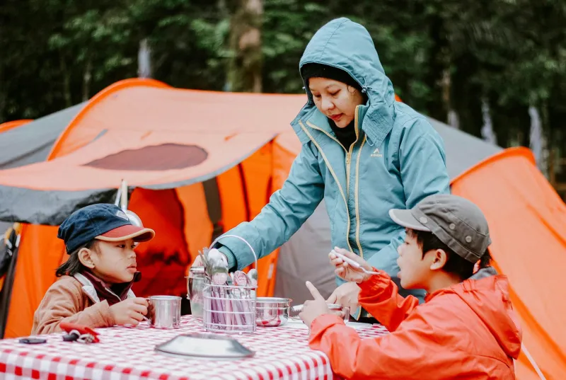 When Summer Meant Packing Everything: The Lost American Tradition of Living in Tents for Months